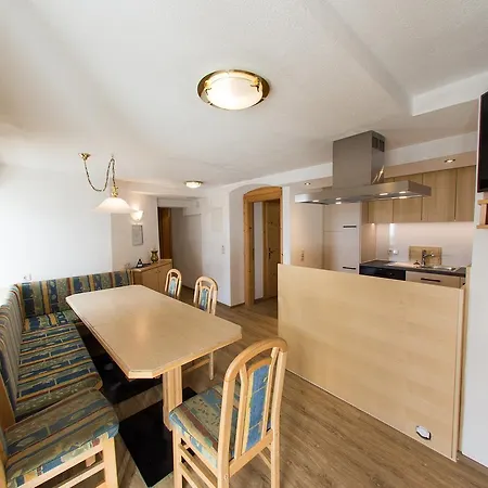 Haus Dorfschmied 3* Flirsch