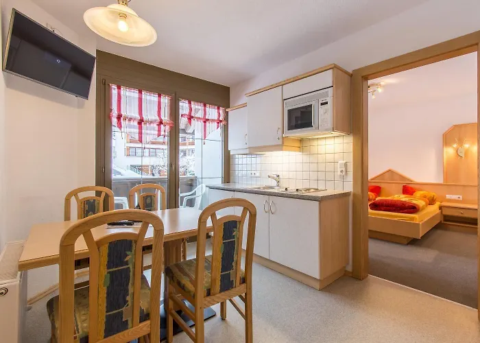 Haus Dorfschmied بيت ضيافة فليرش