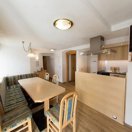 Haus Dorfschmied 3* Flirsch